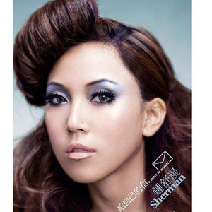 贱狗奴跪下舔脚扇巴掌
