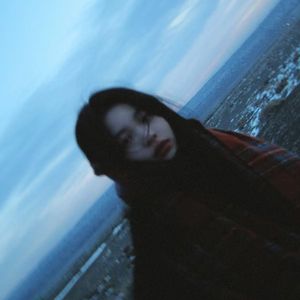 贱狗奴跪下舔脚扇巴掌
